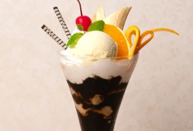 三番館珈琲ゼリーパフェ950円